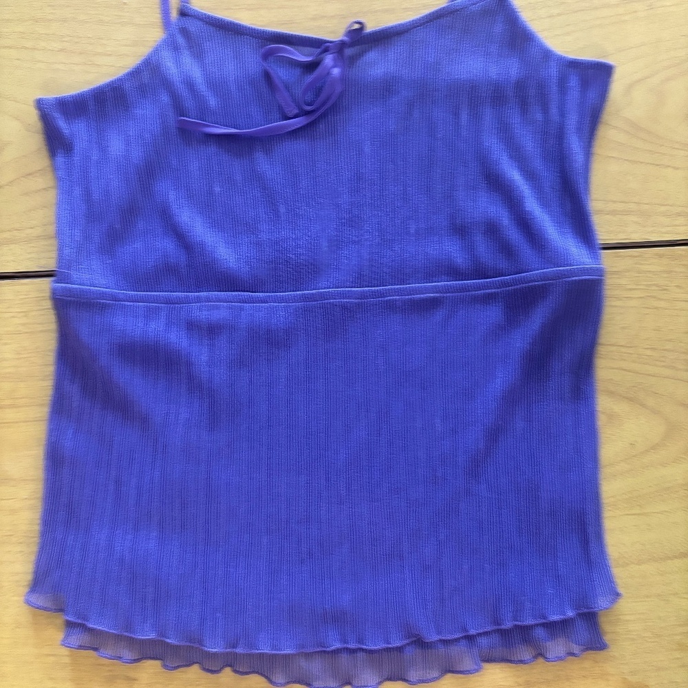 Lilac purple tank top - little bow at the top pics at the end show the color - Picture 5 of 10
